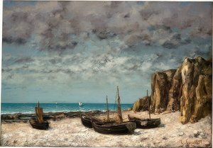 Boote am Strand von Etretat